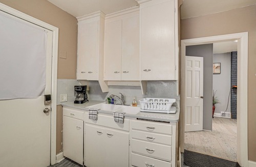 Kalamazoo House | Kalamazoo Vacation Rental Near Golf & Parks!