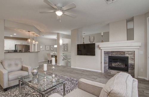 Kierland Condo | Kierland Commons Fine Dining, Shopping, Hiking, Heated Pool, Spa & Fitness Room, Garage + FREE GOLF!