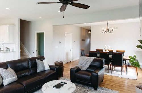 Martin Luther King House | "King's Quarters" Modern Urban Stay - Downtown LEX