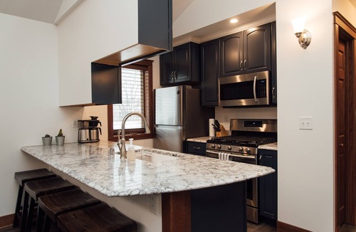 Kingfield House | Kingfield, Minneapolis; Sleeps 6; New Construction, 3 Miles from Downtown