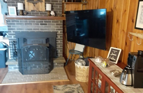 Wetmore Cabin | Lake Daze:Your Perfect UP Escape Near Pictured Rocks - Retreat Near Trail 8!