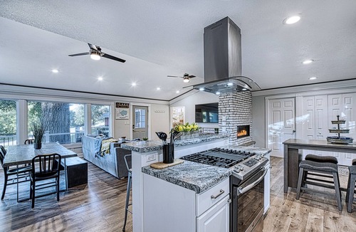 Iron Mountain House | Lake Escape w/Private Dock & Spa-like amenities