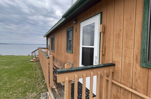 Germfask Cabin | Lake Facing 3 bedroom 1.5 Bath Cabin near amazing UP destination Grandview Cabin