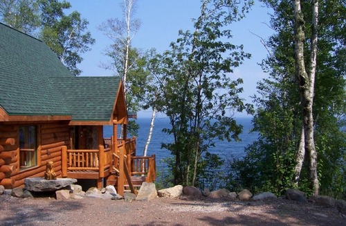 Two Harbors House | Lake Superior Luxury Log Home, Sauna, Waterfront, Amazing Views