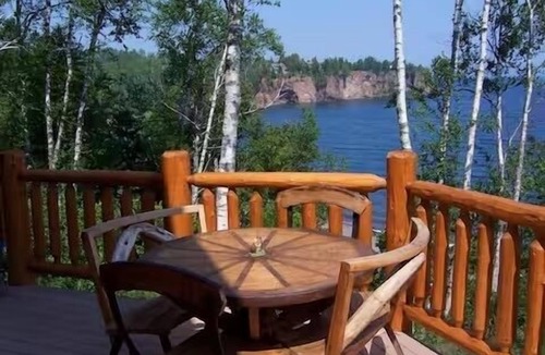 Two Harbors House | Lake Superior Luxury Log Home, Sauna, Waterfront, Amazing Views