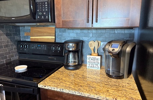 Indian Point Condo | Lake View~Near SDC~FREE TICKETS INCLUDED! (TH 6-2)