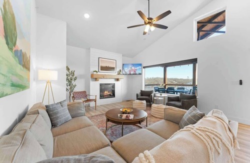 Indian Point Cabin | Lake View, Pools, Theater Room, Game Room, Hot Tub