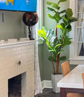 Hampton Apartment | Lake view