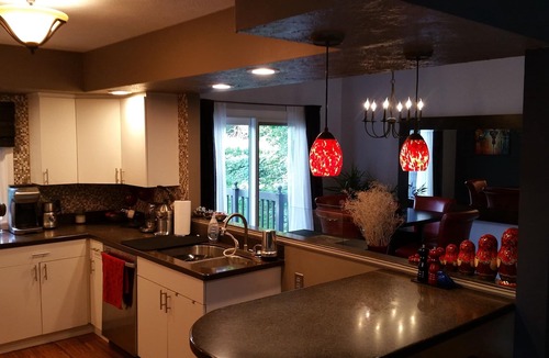 South Bend House | Lake views within walking distance to Notre Dame!