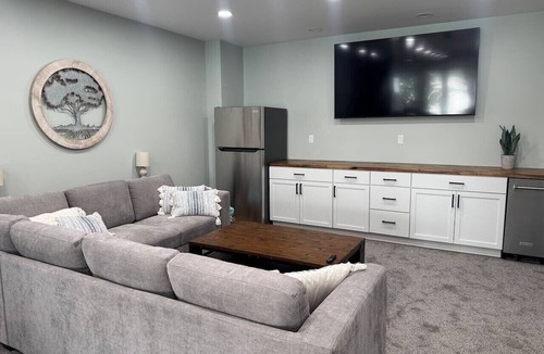 Fair Haven House | Lakefront 5 King Beds + Private Dock + Screen Porch + Pet Friendly