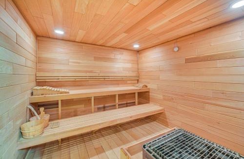 Webster House | Lakefront Cabin w/Sauna & Dock in Webster!