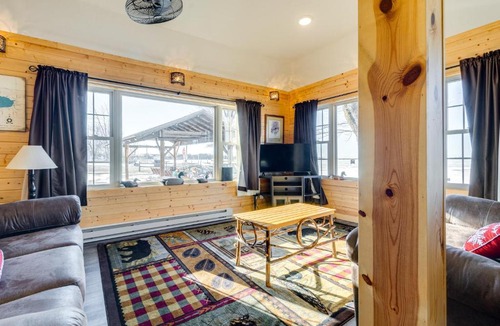 Cecil House | Lakefront Cabin w/Shared Beach in Cecil!