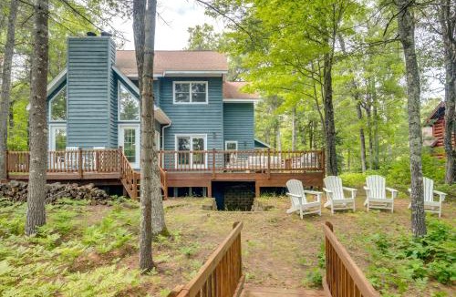 Minocqua House | Lakefront Minocqua Getaway: Dock, Game Room!