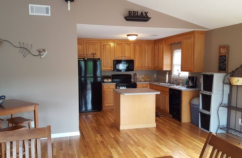 Almond House | Lakefront Oasis: Dock, Hot Tub, Views, Nearby Rafting, Zipline, and More!
