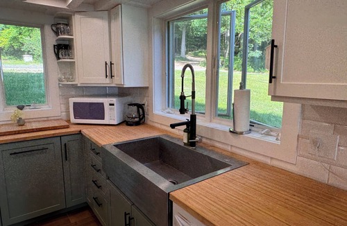Willsboro Cabin | Lakefront retreat w Sauna, Hot tub, Fireplace & Pool in Willsboro - 6 br, 5 bath