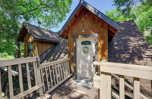 Wishon Apartment | 'Lakeside Bear Lodge' Studio: 9 Mi to Bass Lake!
