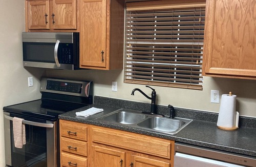 Sloans Valley House | Lakeside Hideaway II - lakefront w/hot tub, pools, pickleball, walk to boat ramp