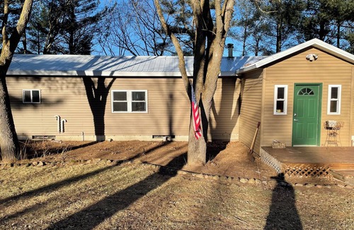 Shell Lake Cabin | LAKESIDE LOOKOUT: Experience Stunning Views, Endless Shorline, Family Retreat.