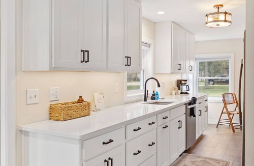 Fennville House | Lakewood Luxe Heated Pool Hot Tub Near Town!