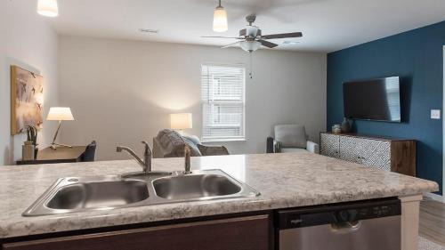 Lyman Apartment | Landing Incredible 1BD Pool Clubhouse