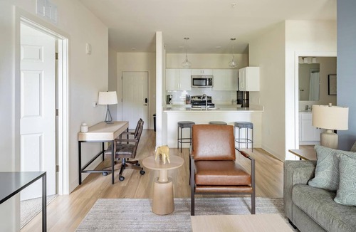 Bellview Apartment | Landing | Incredible 2BD, Gym, Pool