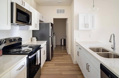 Bellview Apartment | Landing | Incredible 2BD, Gym, Pool