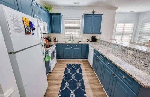Central Myrtle Beach Condo | Large 3BR Private Condo - Magnolia Pointe - Pools