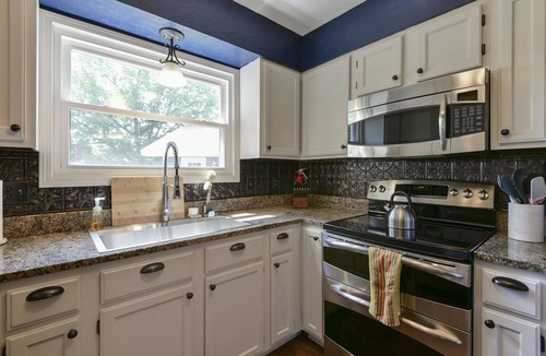 Branson West House | Large private home | Hot tub | Mins to Silver Dollar City!