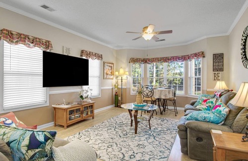 Red Hill Apartment | Legends Golf and Beach ESCAPE!