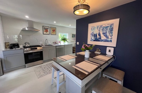 Lewiston Cottage | Lewiston Serene Cottage Upscale Stunning River View 2 bedroom, all amenities AC