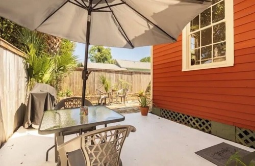 Old East Hill House | Little Red House Great spot for Downtown Events!