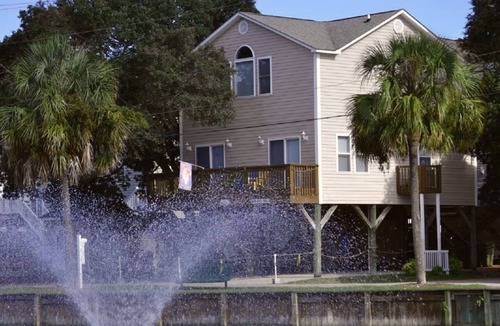 Surfside Beach House | Location! 2 Min Walk to Beach WaterPark Splash Pad New Reno