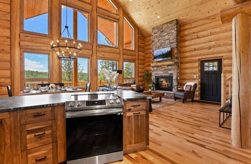 Spring Valley Cabin | Log Cabin | Private Hot Tub | Stunning Lake Views