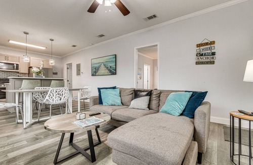 East Hill House | Lovely Pensacola Home w/ Yard < 1 Mi to Downtown!