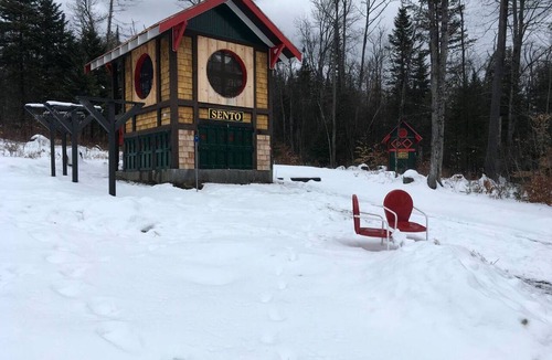 North River Cabin | Lovingly Restored Historic Cottage in Adirondack Mountains, New York