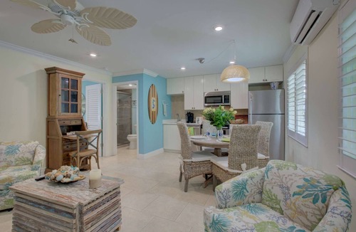 Siesta Key Village House | Lulu's Key House Kemp Ridley 1/1 Downstairs