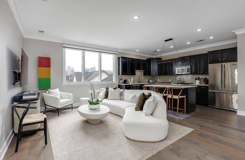 Midtown Condo | Lumber Baron’s Brush Park Penthouse - 3BR - 2 Kings/Queen/2.5Bath - 1-Car Garage