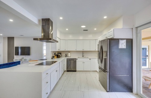 Edgewood House | Luxe Ft Lauderdale Pool Oasis Near Airport & Beach