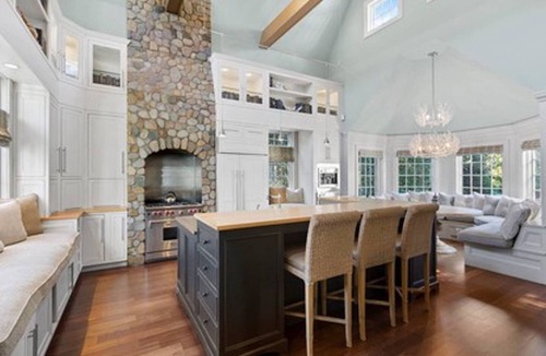 Egypt Lane Historic District House | Luxurious coastal living nestled just steps from EH Village - no car needed!