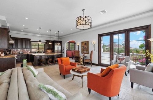 Lincoln Heights House | Luxurious Paradise Valley Mansion with a Private Pool