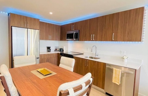 Flagami Apartment | Luxury 1-bedroom apartment Miami-Havana near magic city Casino.