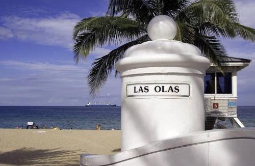 Colee Hammock Apartment | LUXURY 2 bd APARTMENT LAS OLAS BREATHTAKING LOCATION! FREE PARKING!