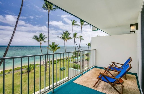 Punaluu Condo | Luxury Beachfront Condo with View