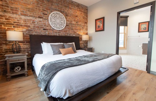 Duluth Apartment | Luxury Craft District Suites | Unit 301