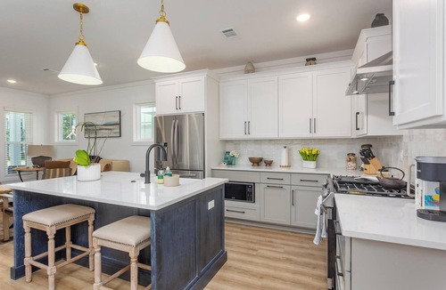 Sanders Beach House | Luxury Heated Pool Home 3 King Beds 15min To Beach