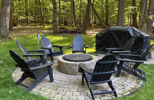 Fennville House | Luxury home, Private beach 200 ft away+New Bathroom and Hot Tub+ 8 mins to town!