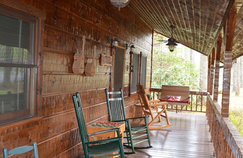 Cosby Cabin | Luxury Log Cabin on Edge of National Park with Over-The-Top Amenities & Reviews