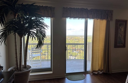 Arcadian Shores Condo | Luxury Margate 4bdrm condo with ocean view.10% off summer weeks!