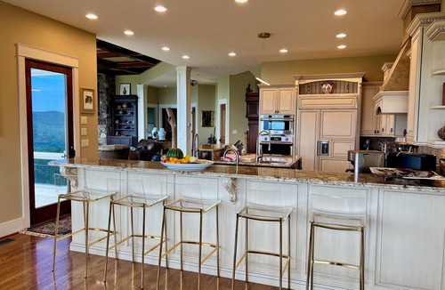 Black Mountain House | Luxury Mountaintop 2-Home Compound on 50 acres. Sleeps 28. Black Mtn/Asheville