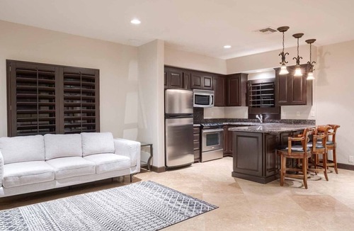 Paradise Valley House | Luxury Oasis - 7BR Estate w/Lazy River, Pool, Spa & Sport Court